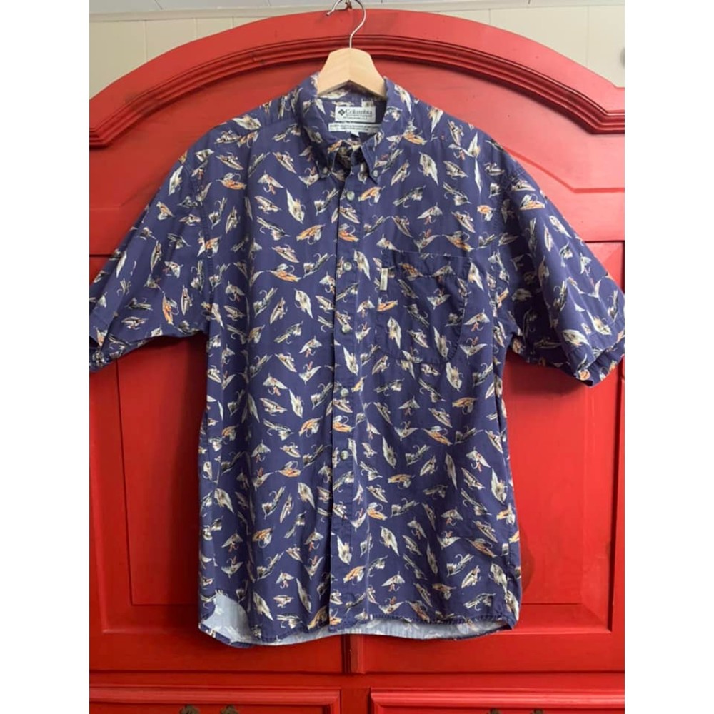 Columbia  Sportswear Fishing Lures Button Up Short Sleeve Shirt EUC Size L
